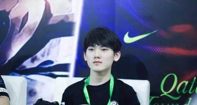 前上角